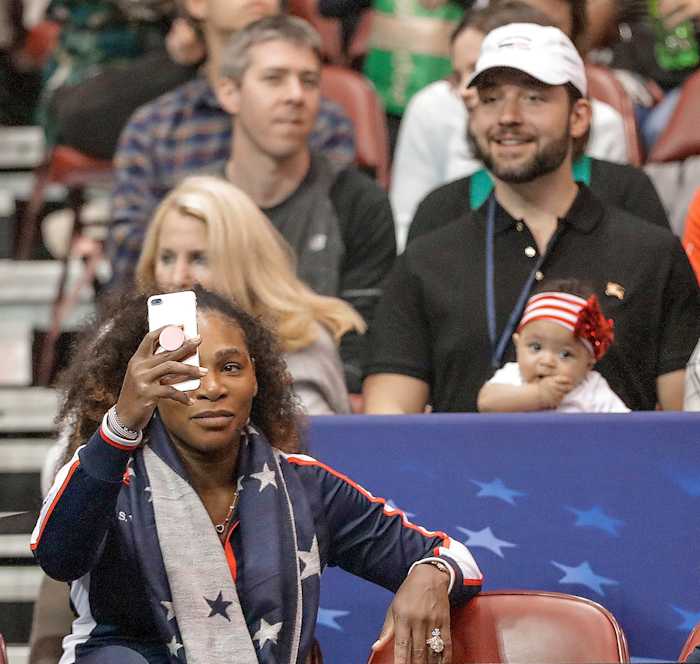serena-williams-daughter-selfie